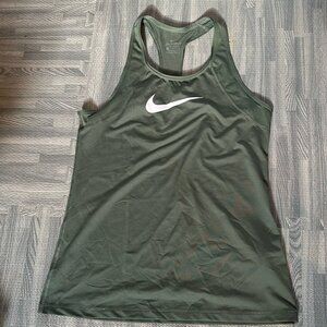 Nike Tank NEW!